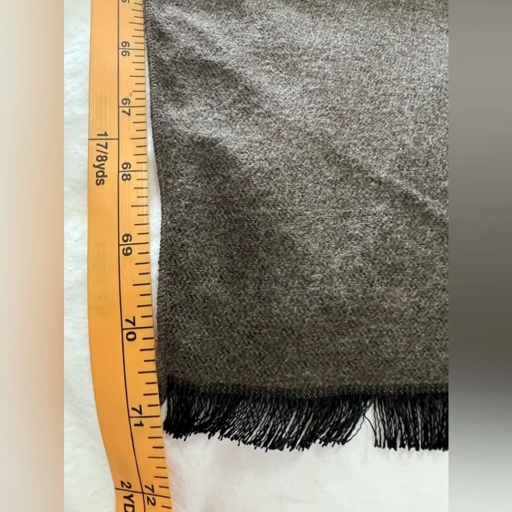 Prince Bowtie | Männergrippe | Men’s Scarf Muffler 71” x 12.5” | Gray Black.
